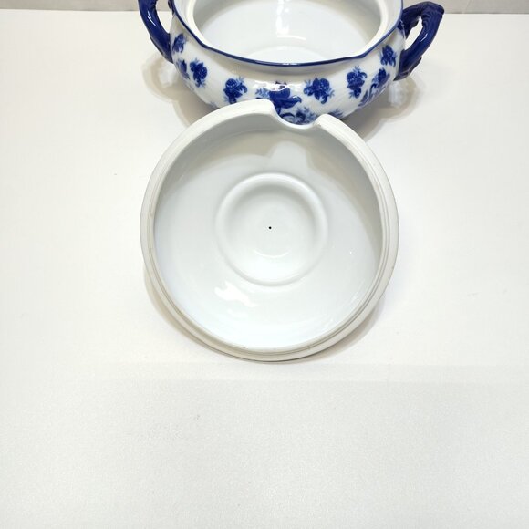 Cracker Barrel Porcelain Soup Tureen w/ Lid Blue & White Floral Retired 1990 VTG - Picture 6 of 8